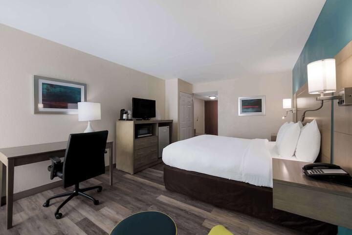 Room 17 of 26