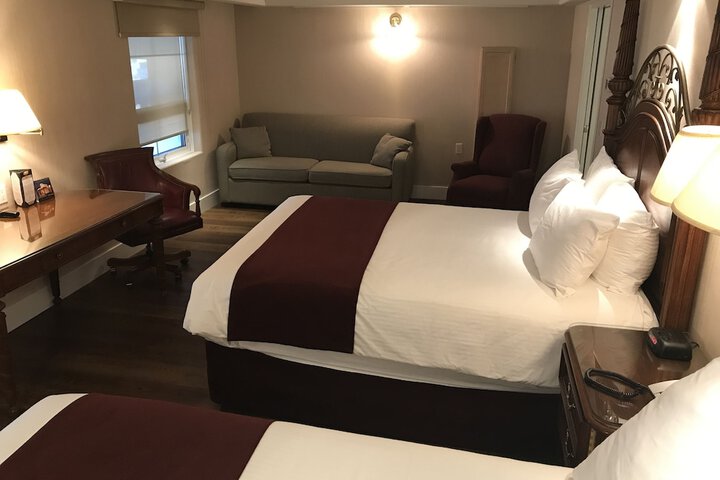 Room 30 of 62