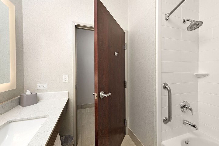 Holiday Inn Express Hotel & Suites Conroe I-45 North by IHG