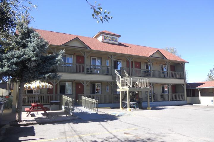 Hotel 3 of 35