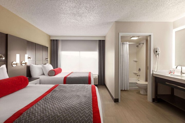 Ramada by Wyndham Suites Orlando Airport