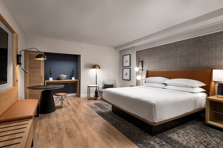 Sheraton Gateway Hotel in Toronto International Airport