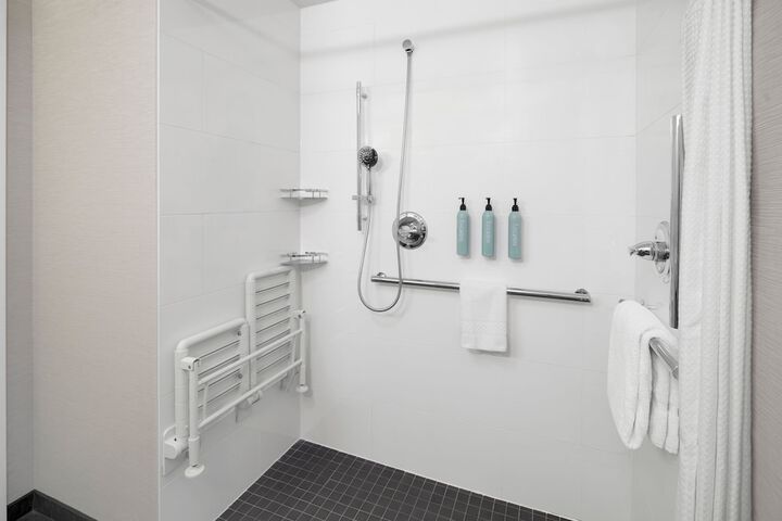 Room 30 of 48