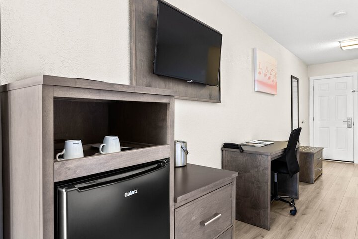 Room 9 of 35