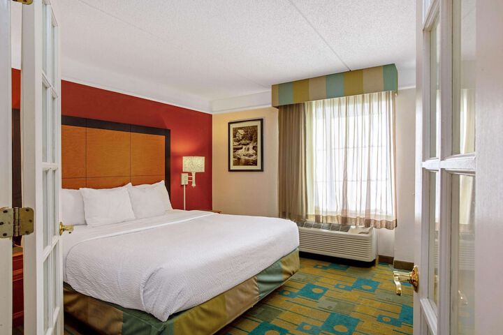 Room 28 of 53