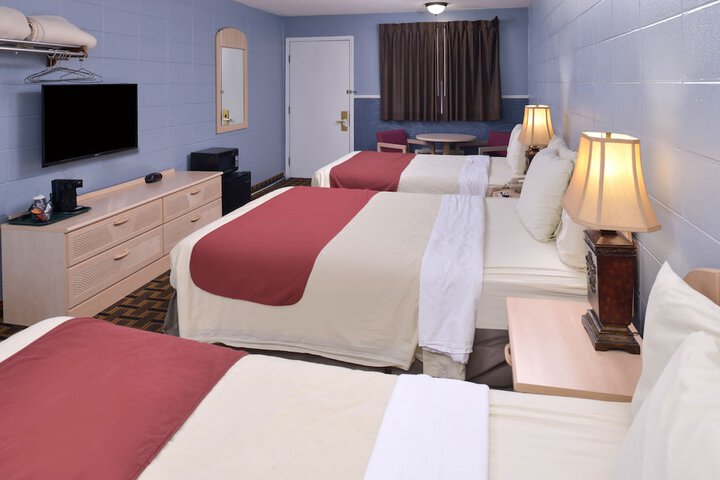 Room 11 of 24