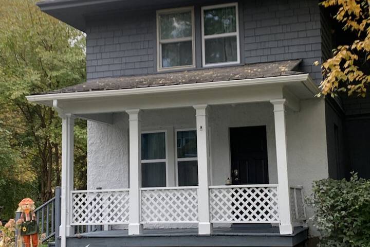 3 Bedroom House in Pontiac near Auburn Hill Palace DTE Energy
