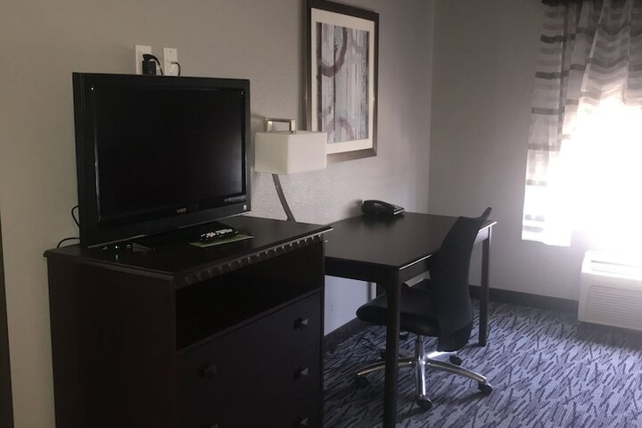 Room 16 of 36
