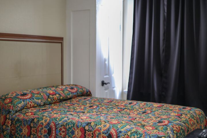 Room 19 of 38