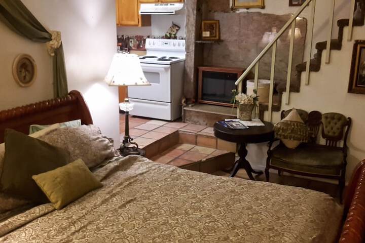 Room 7 of 24