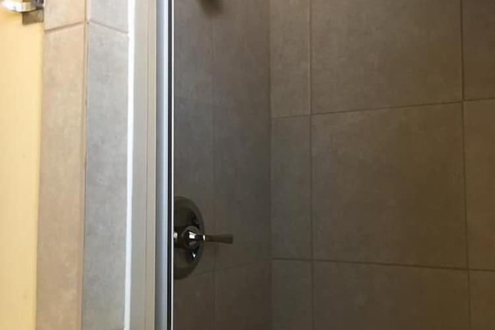 Room 5 of 12