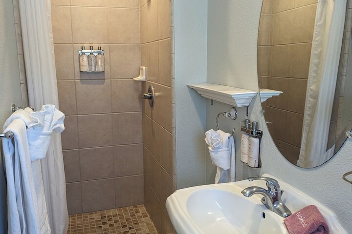 Room 80 of 102