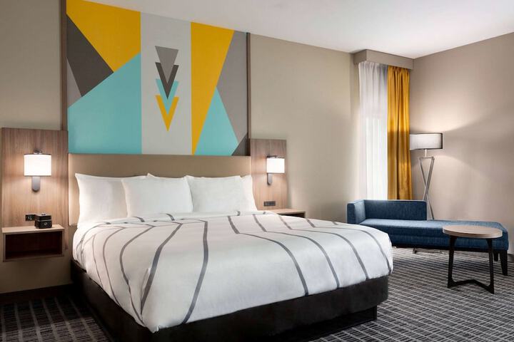 Room 41 of 69