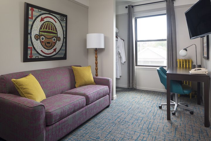 Room 27 of 31
