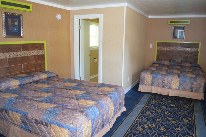 Room 8 of 12