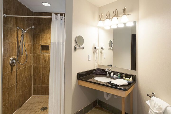 Park Point Marina Inn