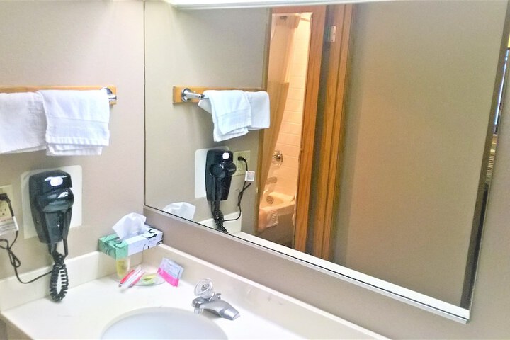 Room 26 of 29