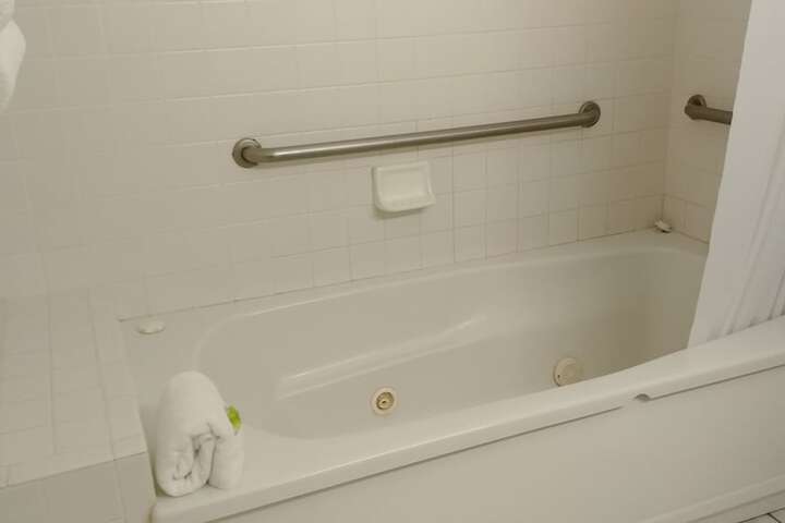 Hot Tub 69 of 73