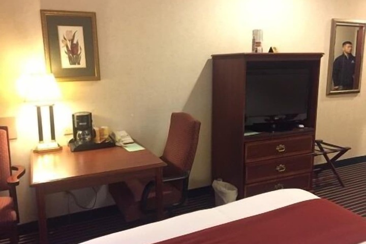 Room 35 of 50