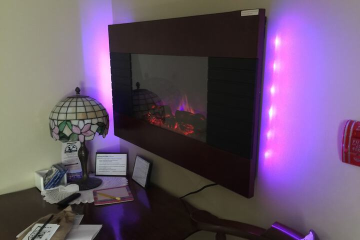 Room 17 of 36
