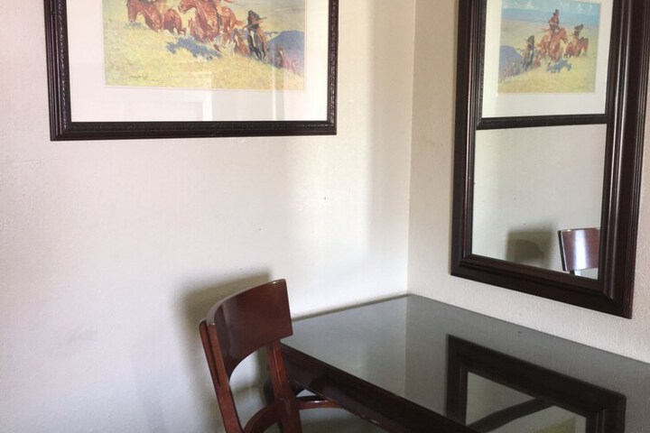 Room 12 of 17
