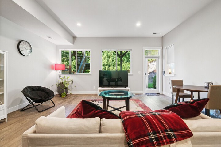 Cozy 1br Retreat in Sammamish 1 Bedroom Apts