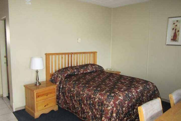 Room 25 of 28