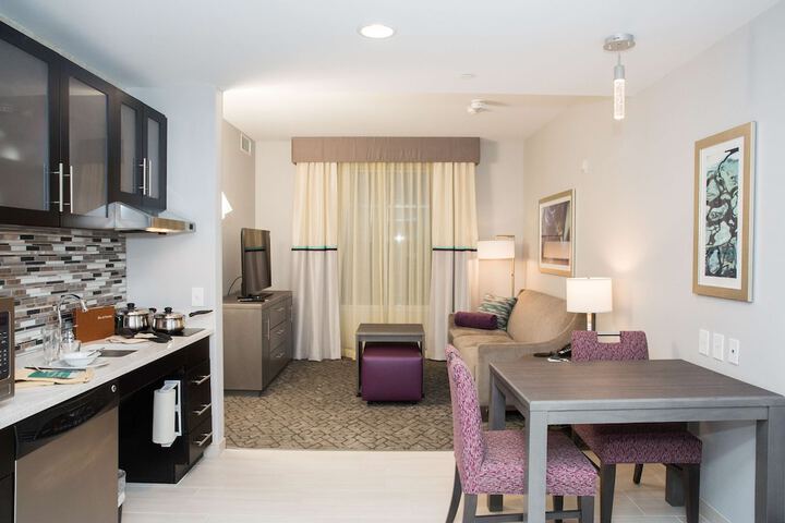Room 12 of 23