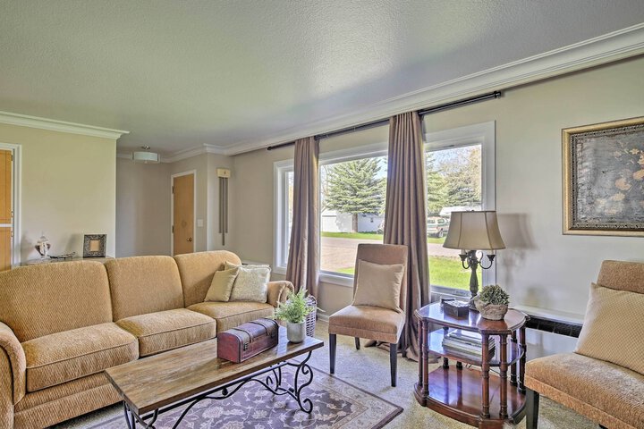 Ashton Escape w / Yard: 56 Mi to West Yellowstone!