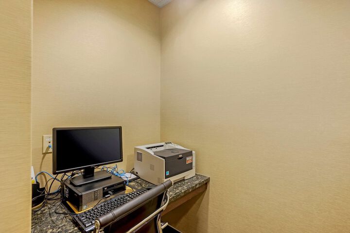 Business Center 38 of 39