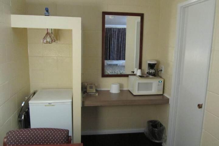 Room 11 of 12