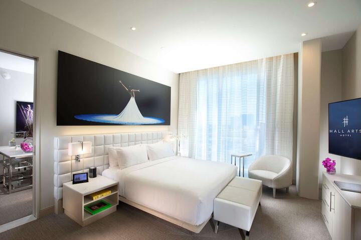 Room 43 of 142