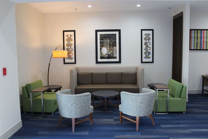 Hotel 4 of 68