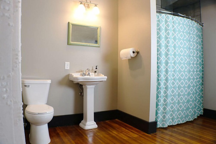Room 4 of 29