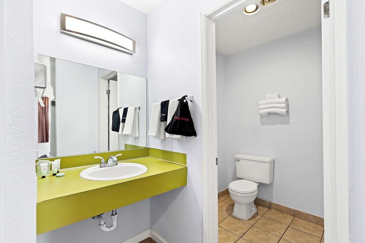 Room 16 of 30