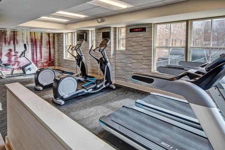 Courtyard by Marriott Kansas City Country Club Plaza