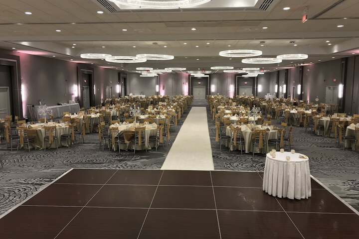 Holiday Inn Chicago Nw Crystal Lk Convention Center by IHG
