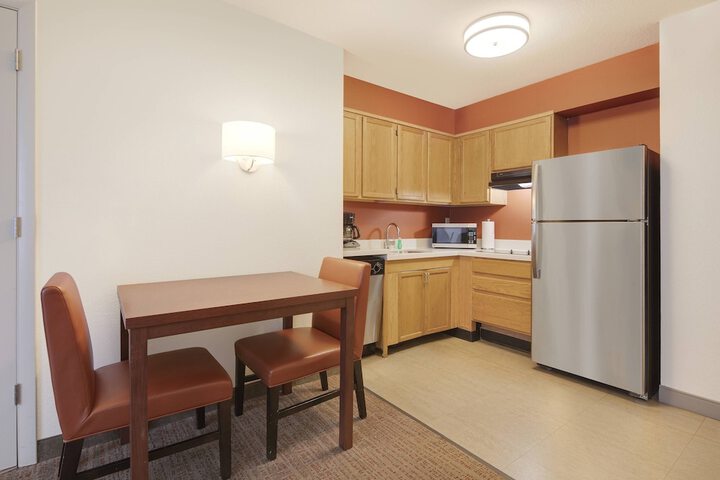Room 21 of 28
