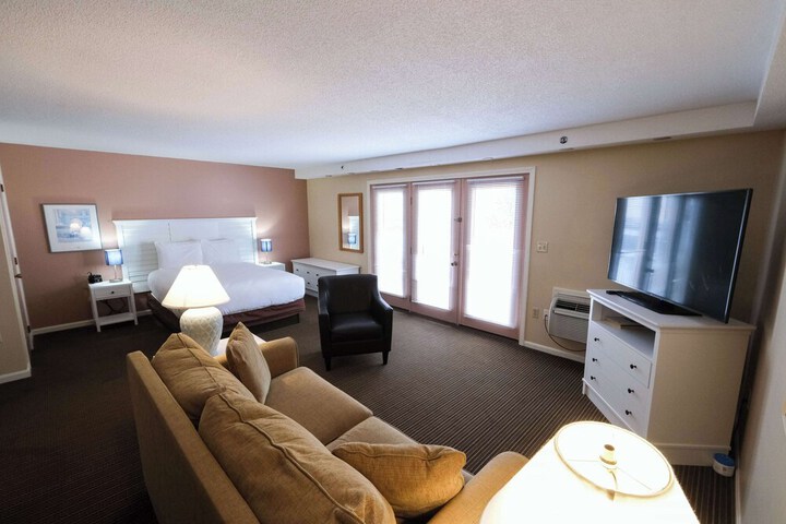 Room 72 of 131