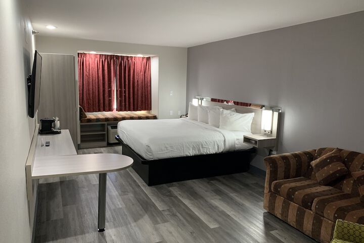 Room 28 of 29