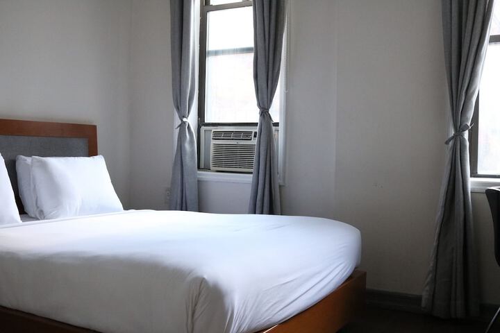 Room 18 of 35