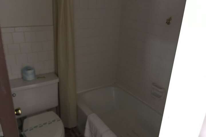 Room 10 of 12