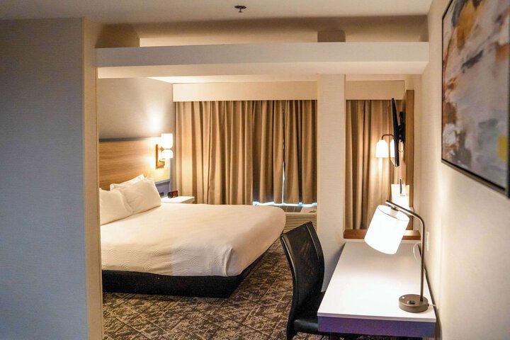 Room 8 of 21