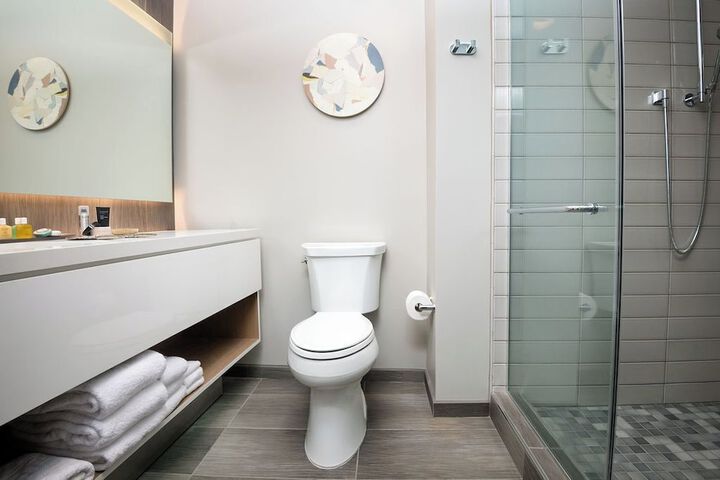 The Windsor Suites