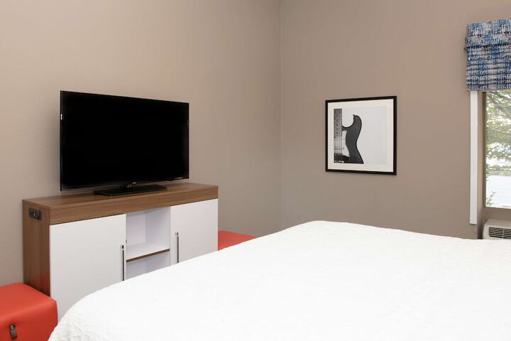 Room 13 of 52