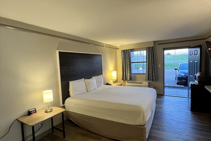 Room 32 of 62