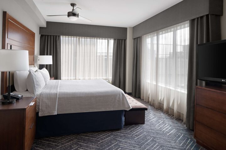 Room 25 of 41