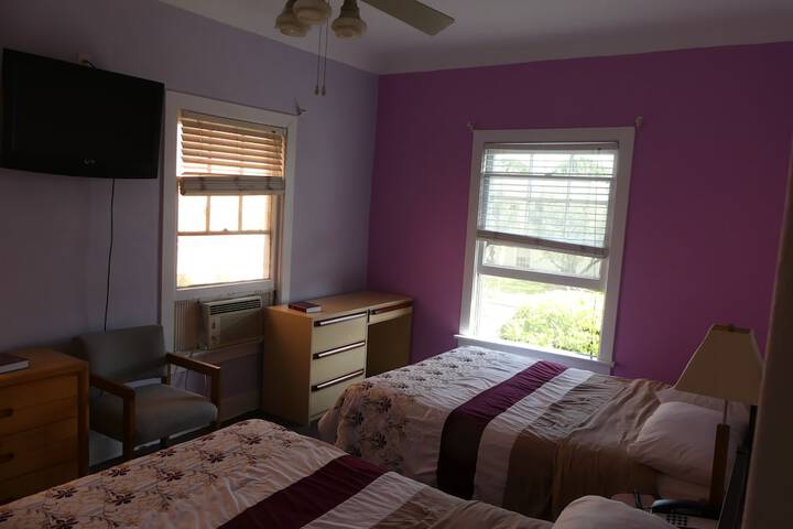 Room 34 of 40