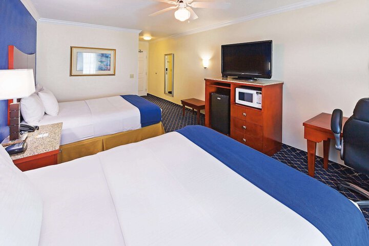 Room 30 of 70