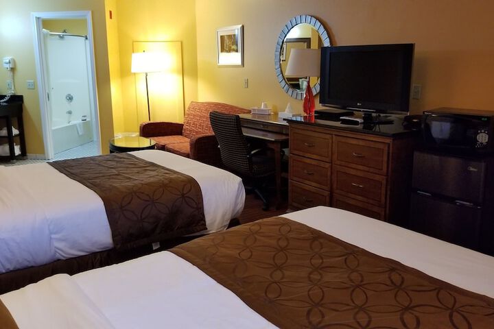 Room 32 of 65